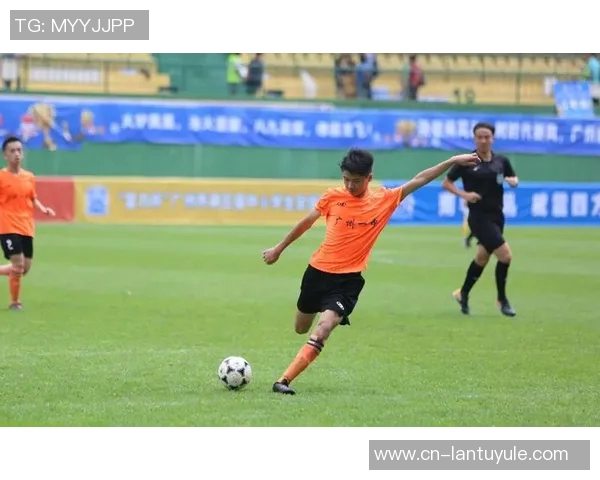 实时新闻科学足球技术训练方法的创新与实践探索 实时新闻科学足球技术训练方法的创新与实践探索